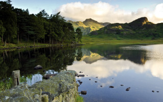 Lake mountains trees clouds rock - mountain and trees free wallpaper for desktop