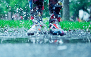 Rainy christmas santa reindeer water - their foot free wallpaper