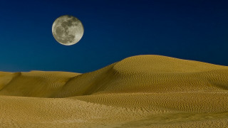 Full moon desert blue sky - amir zand free wallpaper
