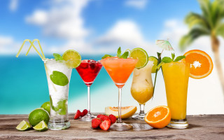 Beach drinks palm tree summer - a table free wallpaper