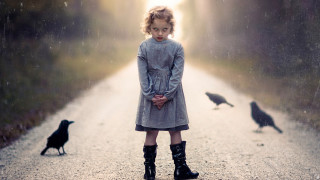 Little girl crow aurora night - a little girl free wallpaper