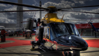 Helicopter runway people building redcarpet - a helicopter free wallpaper