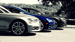 Cars parked tiltshift sunny day - a sunny day free wallpaper