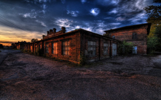 Dilapidated building sunset moon cityscape - berlin secession free wallpaper