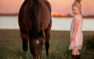 Little girl horse sunset field - a little girl free wallpaper