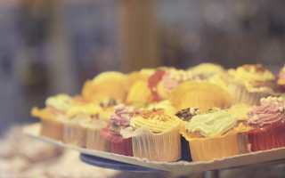 Cupcakes bakery window frosting toppings - clara peeters free wallpaper