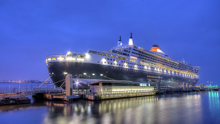 Cruise ship night cityscape bridge - international typographic style free wallpaper