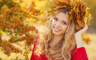 Woman leaves flower autumn fire - anna hotchkis free wallpaper