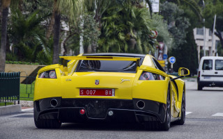 Yellow sports car street palm - a yellow sports car free wallpaper