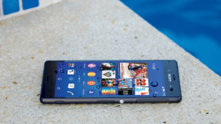 Cellphone table pool water blue - a blue wall free wallpaper