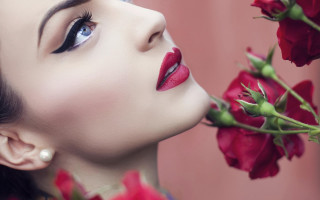 Woman rose lipstick blurry flower - the distance free wallpaper