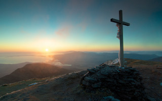 Cross hill sunset water matte - top of a hill free wallpaper