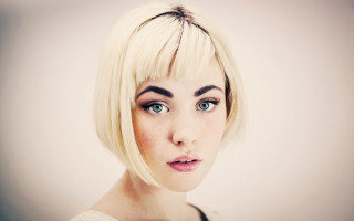 Blonde bob woman black white - a black top free wallpaper