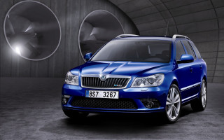 Blue car tunnel fan 3d - a blue car free wallpaper