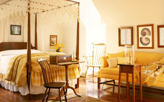 Bedroom yellow couch desk laptop - art free wallpaper