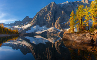 Mountain range lake forest sky 4 - andrey ryabovichev free wallpaper