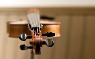 Violin string tilt shift shallow - a string free wallpaper