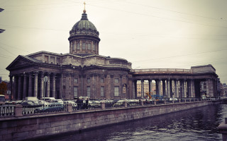 Large building tower clock river - adobe lightroom free wallpaper