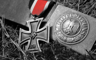Cross medal ribbon belt ambient - adolf born free wallpaper