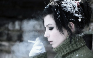 Woman smoking snow green sweater - a green sweater free wallpaper