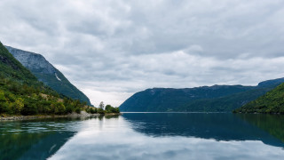 Lake mountains trees cloudy sky 9 - mountain and trees under a cloudy sky free wallpaper