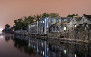 Dusk houses water pink sky 2 - modular free wallpaper