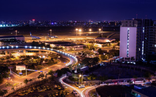 City night street highway buildings - busy free wallpaper