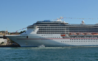 Cruise ship dock water urban - a large cruise ship free wallpaper