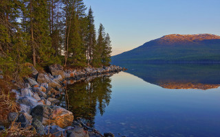 Lake mountain shore trees naturalism - beautiful landscape free wallpaper