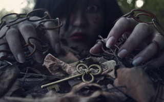 Woman keys chain hands ground - assemblage free wallpaper