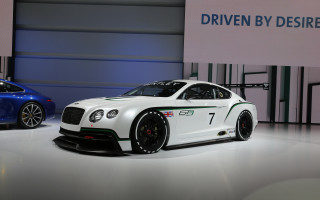 White car blue car showroom - realism free wallpaper