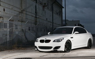 White car building fence dark - photorealism free wallpaper