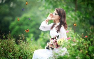 Woman white dress flower field 4 - closed free wallpaper