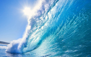 Large wave breaking ocean sun - andrew law free wallpaper