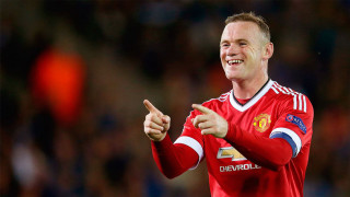 Man red shirt thumbs up - heroic free wallpaper