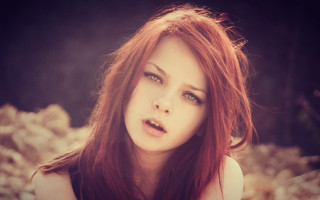 Redhair bluesky gothicportrait blowingsunset aliceprin - the wind free wallpaper