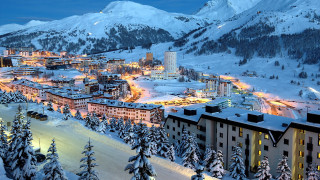 Mountain town lake snowy night - edi rama free wallpaper