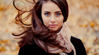 Woman long hair autumn leaves - the wind free wallpaper