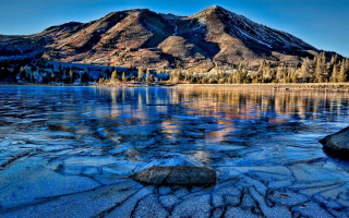 Mountain reflection lake trees sky 7 - the water and trees free wallpaper