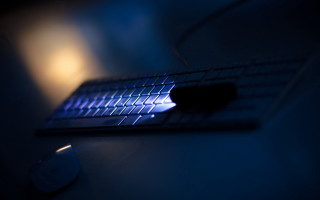 Glowing blue keyboard mouse automatistes - a computer keyboard free wallpaper
