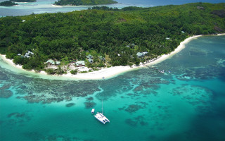 Small island boat house ocean - a small island free wallpaper