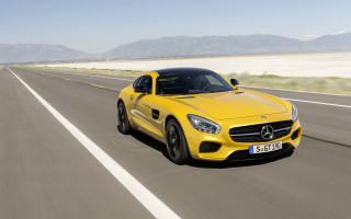 Yellow mercedes sls desert highway - constant permeke free wallpaper