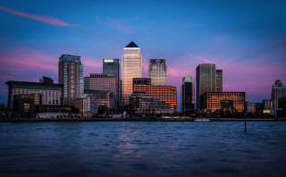 City skyline water dusk purple 2 - christopher wren free wallpaper
