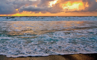 Beach waves sunset clouds boat - wave free wallpaper