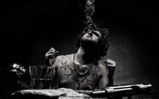 Bearded man tattoo smoking water - cinematic photography free wallpaper