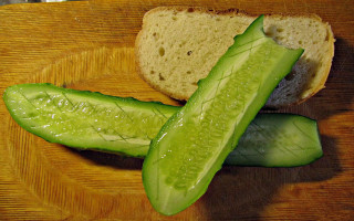 Sandwich pickle cuttingboard knife shadow - a knife and a knife free wallpaper