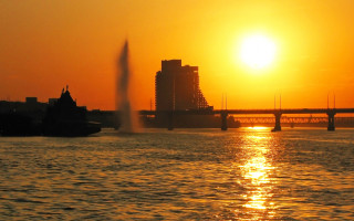 Large water bridge city sunset - adriaen isenbrant free wallpaper