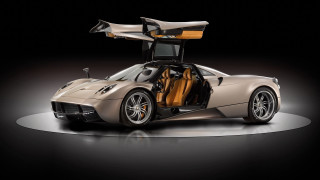 Beige sports car open doors - its door free wallpaper