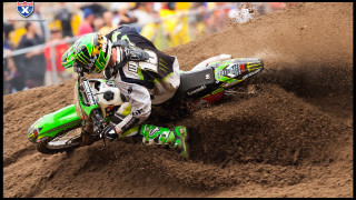 Dirt bike race crowd microscopic - the stand free wallpaper