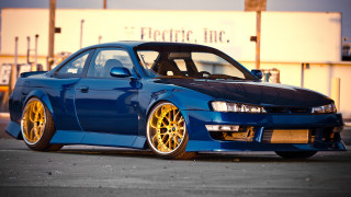 Blue car yellow rims 3d - tire free wallpaper